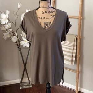 Anthropologie Ellison green vneck short sleeve top